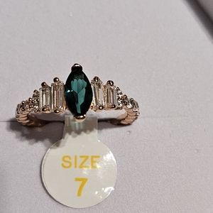 Size 7 Rose Gold Emerald Ring